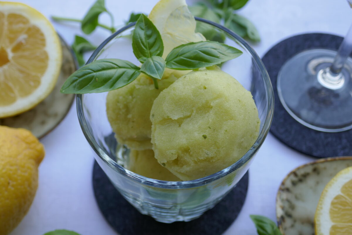 Basilikum-Zitronen-Sorbet