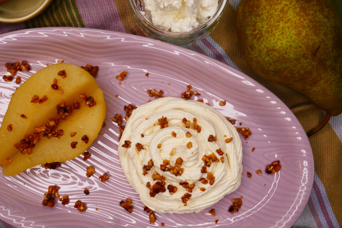 Beschwipste Birne mit Eierlikörcreme