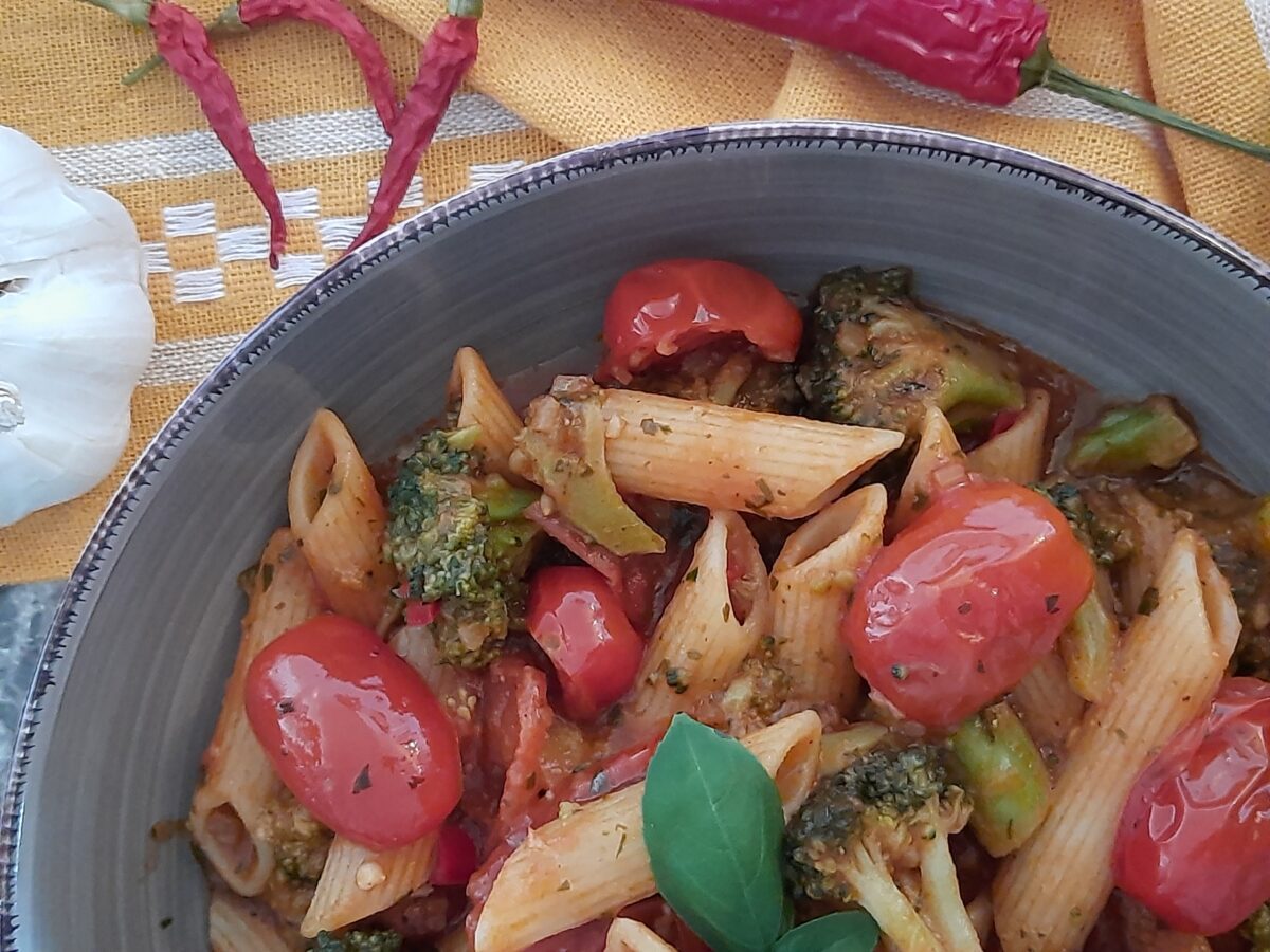 Pikante Brokkoli-Tomaten-Pasta