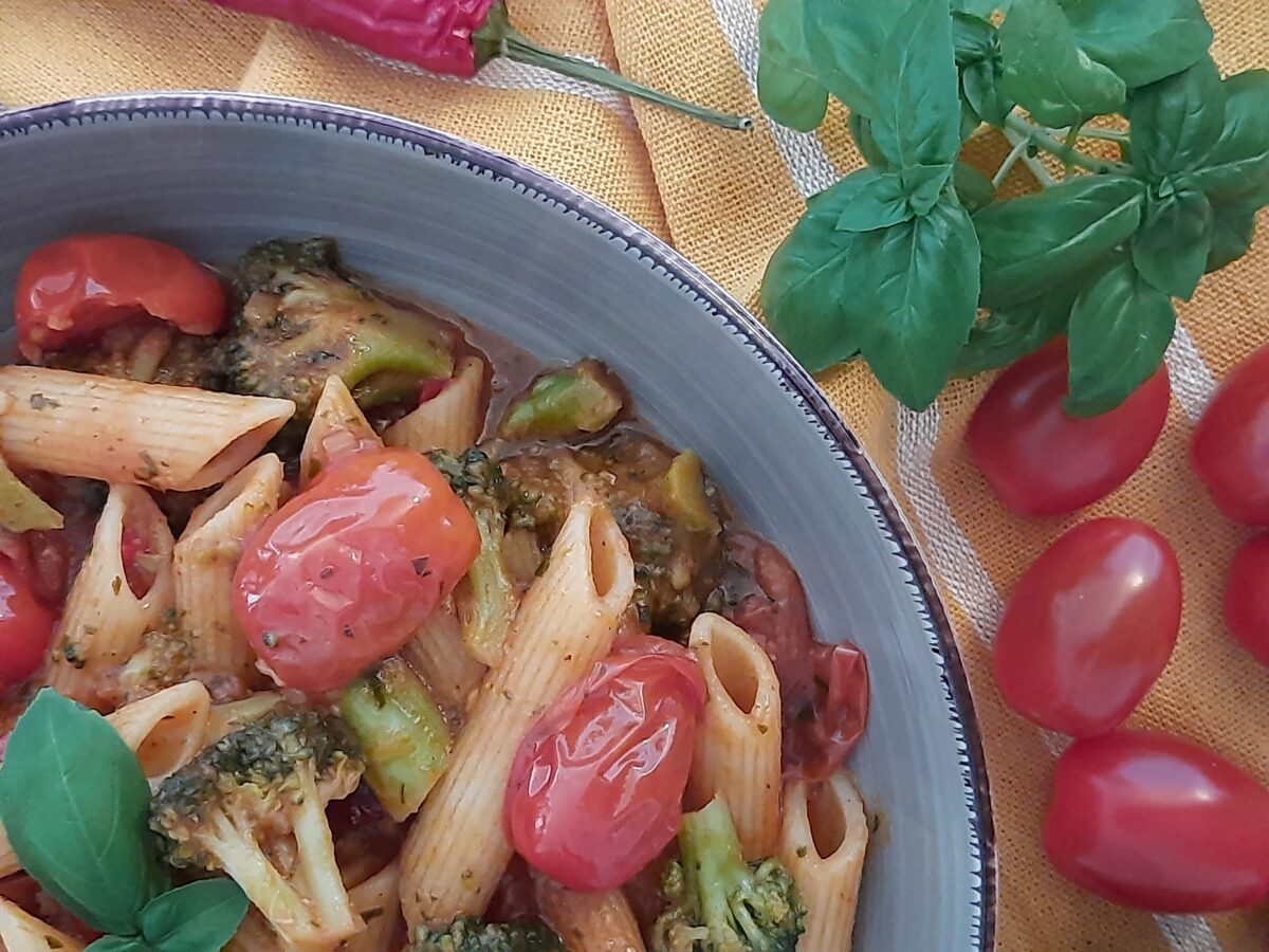 Pikante Brokkoli-Tomaten-Pasta