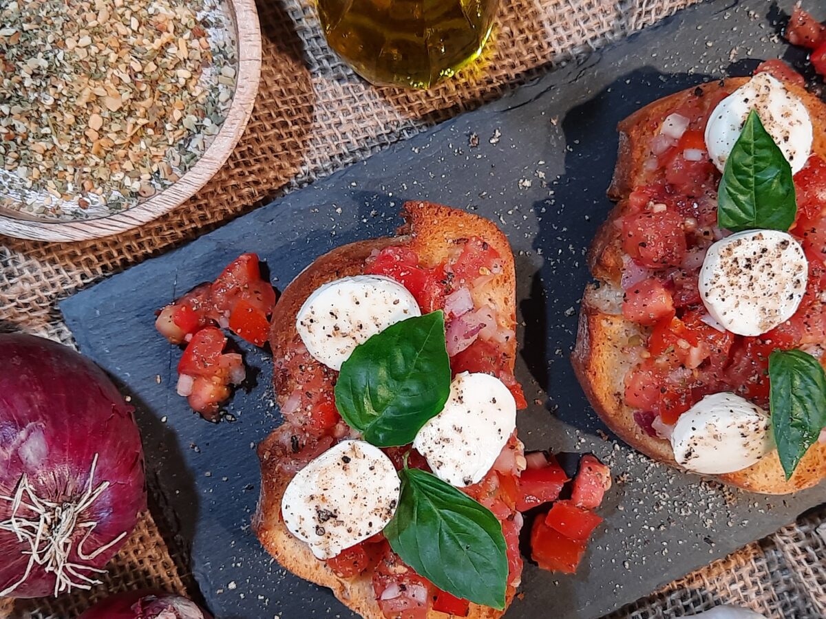 Bruscetta mit Mozzarella
