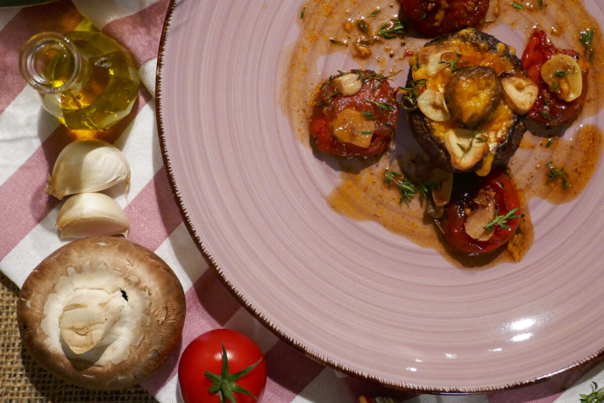 Gebackene mediterrane Champignons