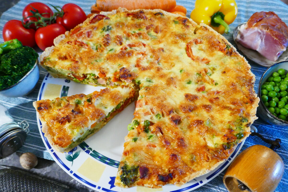 Bunte Gemüse-Quiche mit Kasseler
