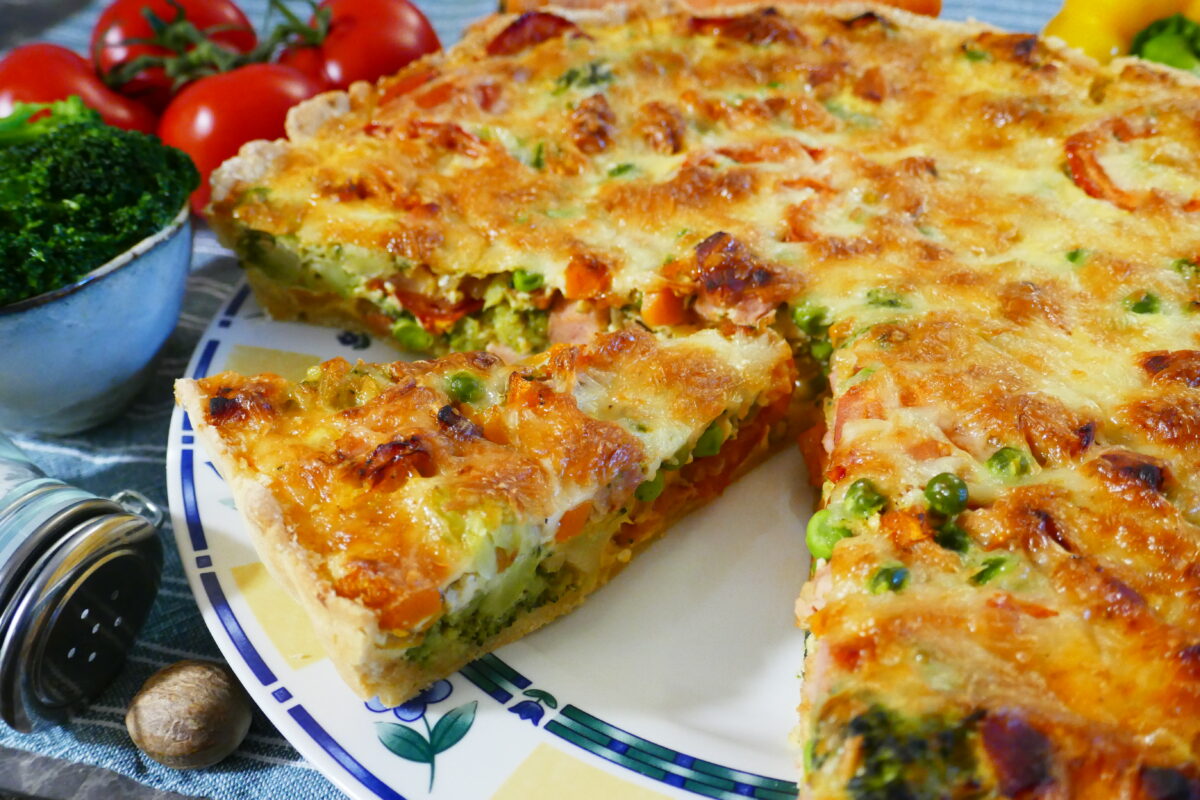 Bunte Gemüse-Quiche mit Kasseler