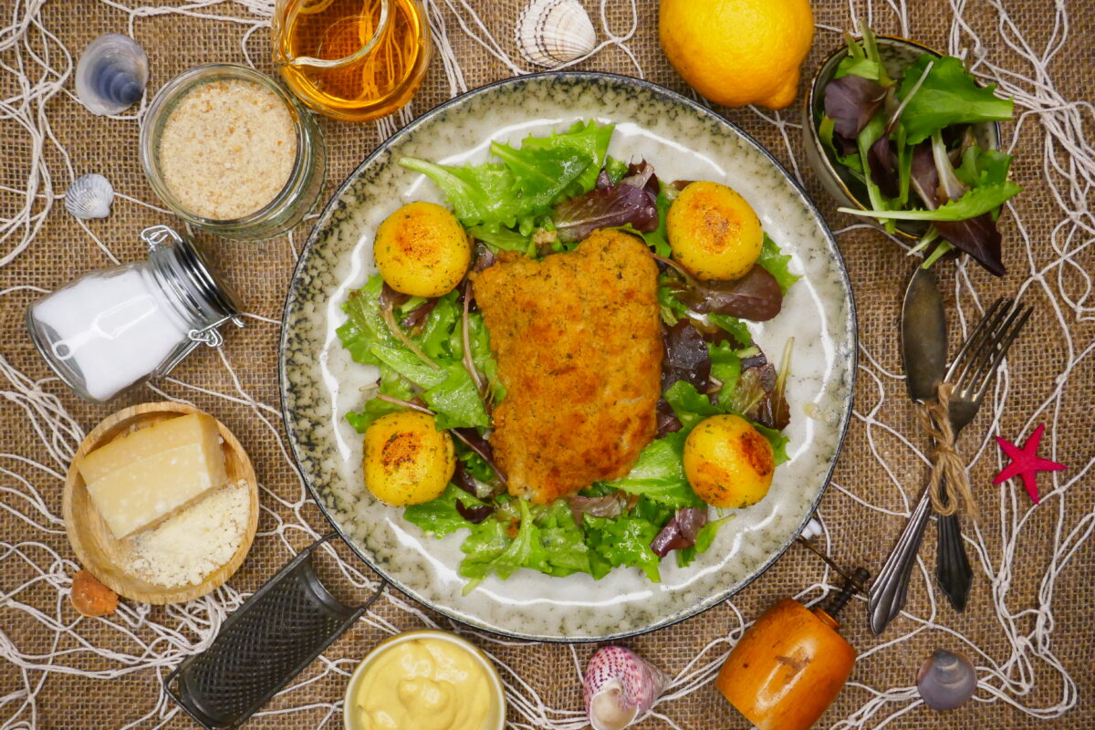 Kabeljaufilet Bordelaise auf Salatbett