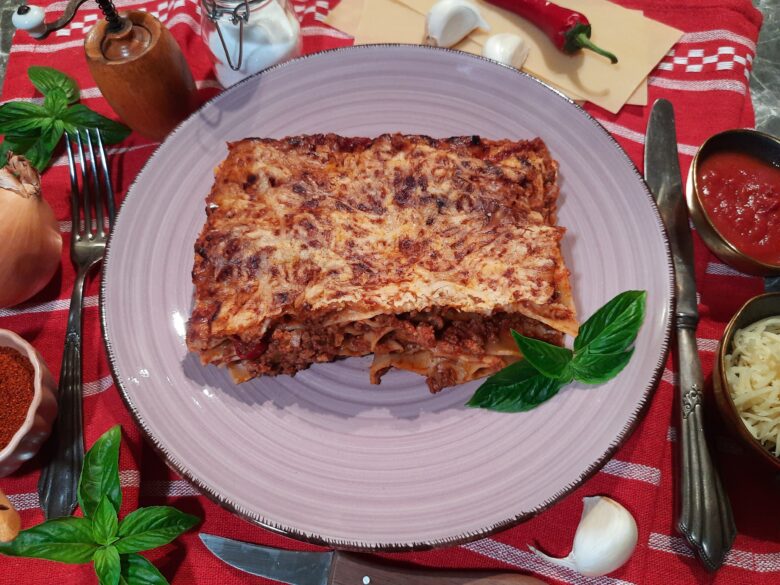 Pikante Lasagne Bolognese ohne Bechamel