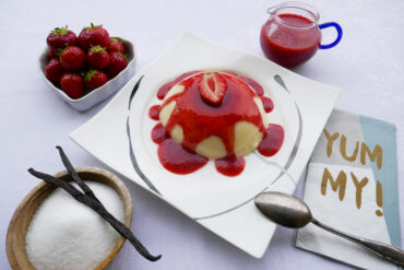 Panna cotta mit Erdbeersoße