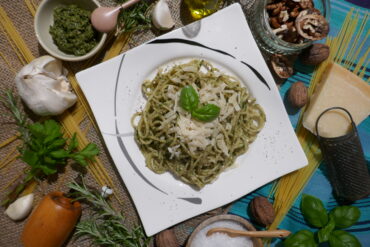 Spaghetti mit Rosmarin-Walnuss-Pesto
