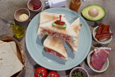 Avocado-Parmaschinken-Sandwiches