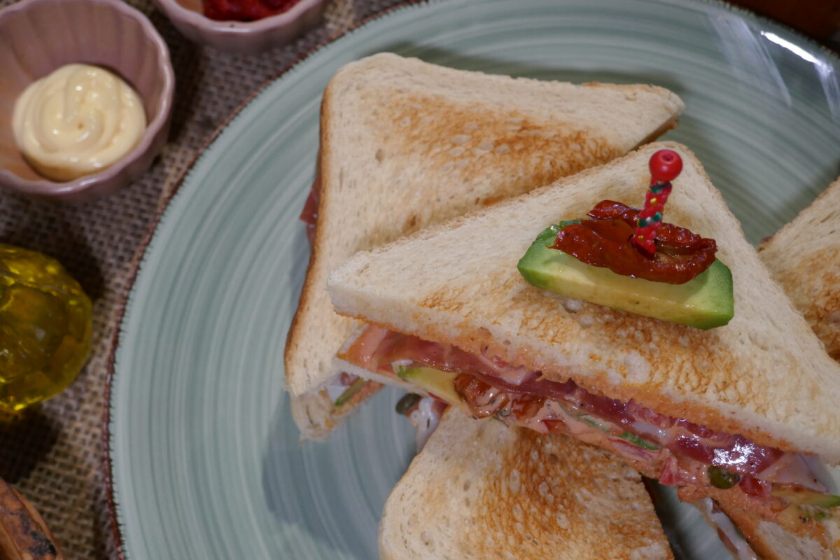 Avocado-Parmaschinken-Sandwiches