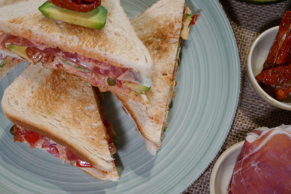 Avocado-Parmaschinken-Sandwiches