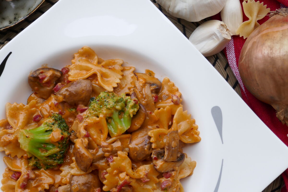 Schinken-Brokkoli-Pasta mit Champignons