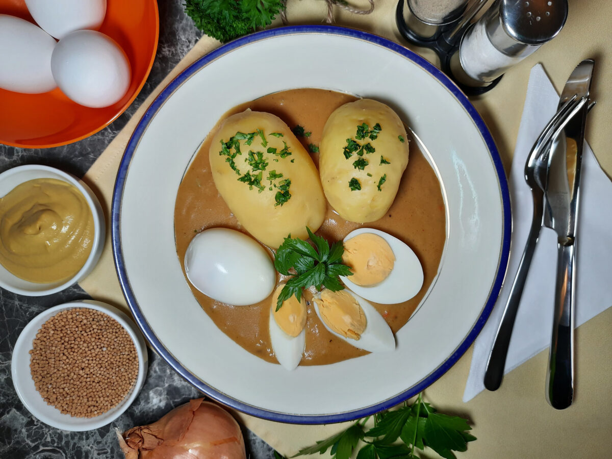 Eier in Senfsoße
