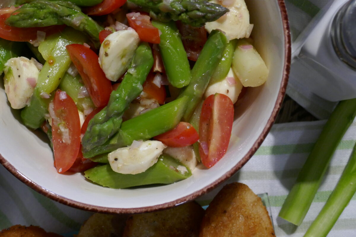 Bunter Spargelsalat