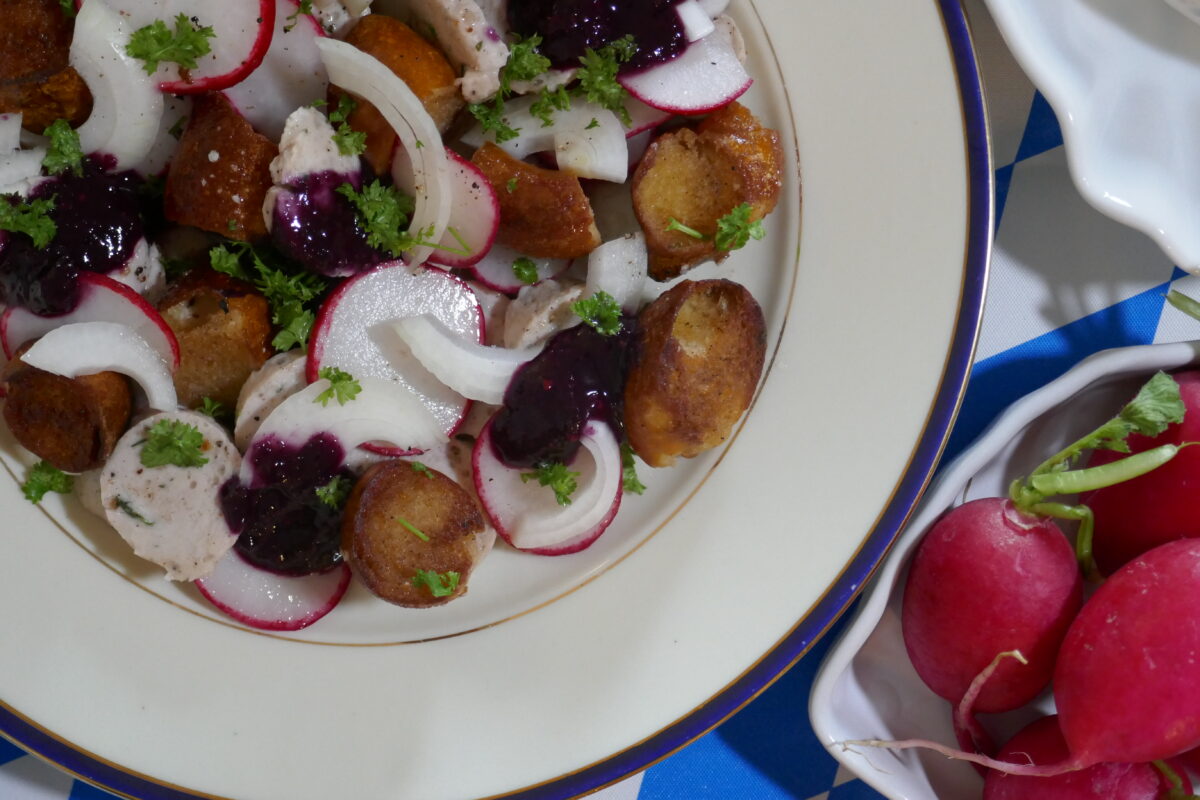 Weißwurstsalat mit Heidelbeersenf