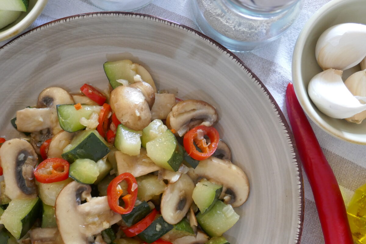 Zucchini-Champignon-Gemüse