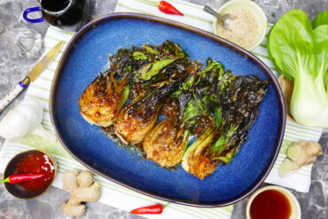 Gebratener Pak Choi in würziger Asiasoße