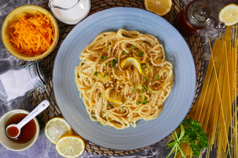 Spaghetti in cremiger Zitronensoße