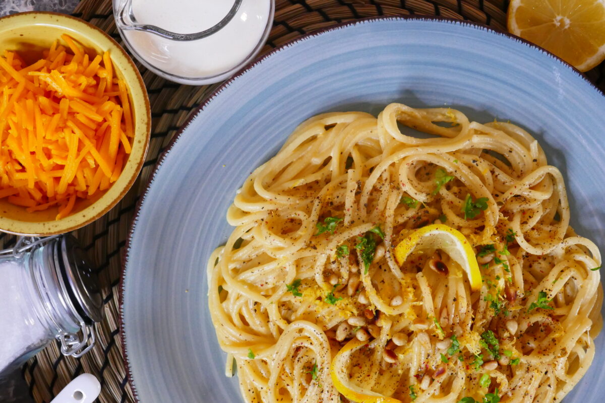 Spaghetti in cremiger Zitronensoße