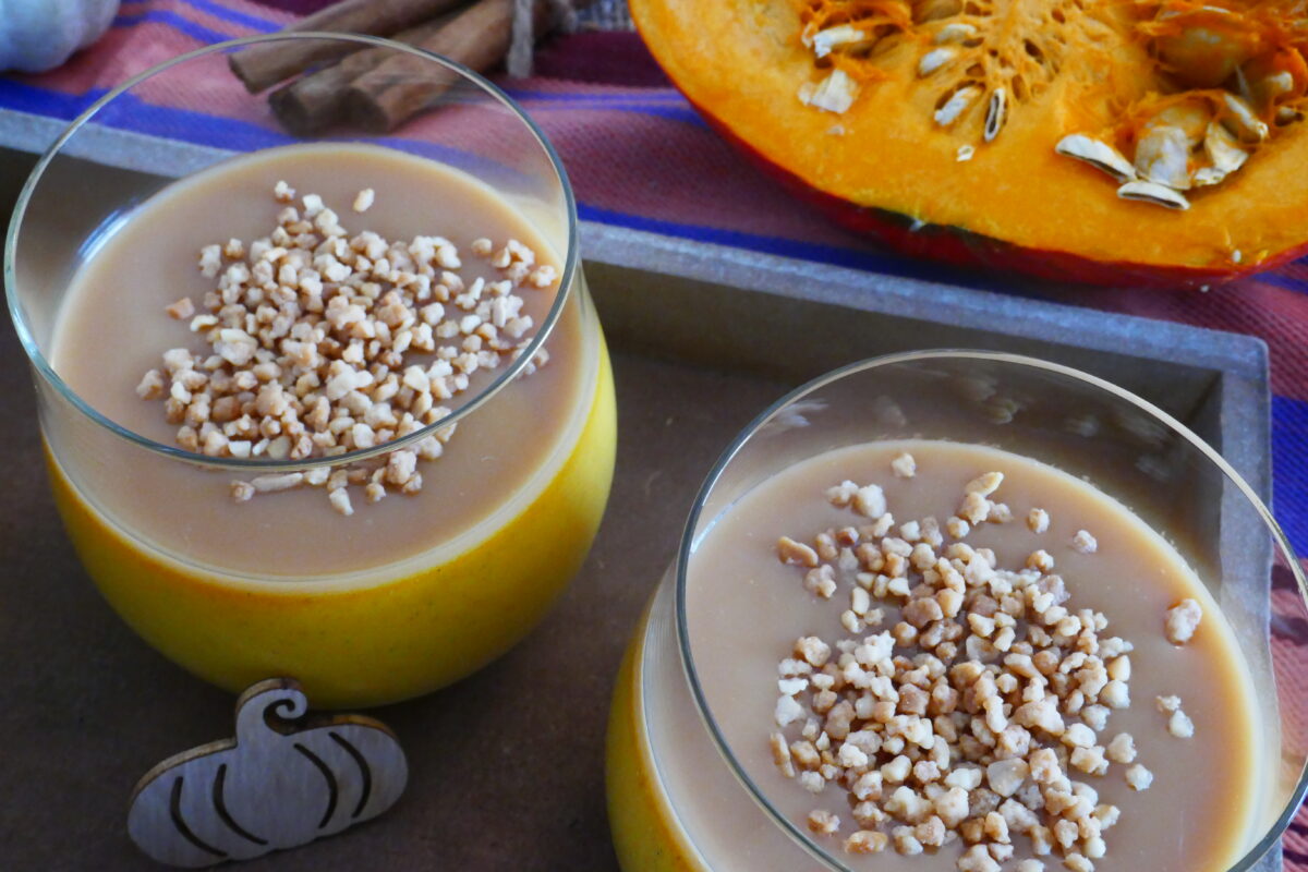 Kürbis-Panna-Cotta mit Karamellsoße