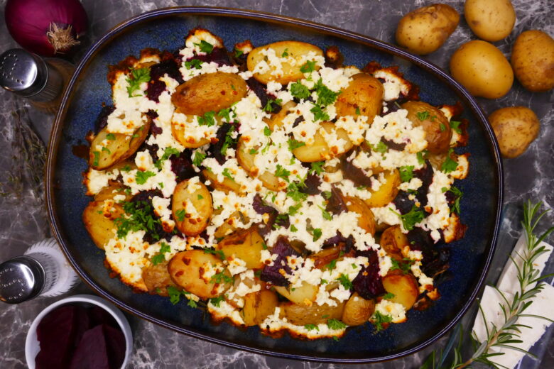 Ofenpfanne mit Kartoffeln, Roter Bete und Feta