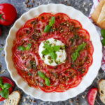 Tomaten-Carpaccio mit Burrata und Basilikumöl