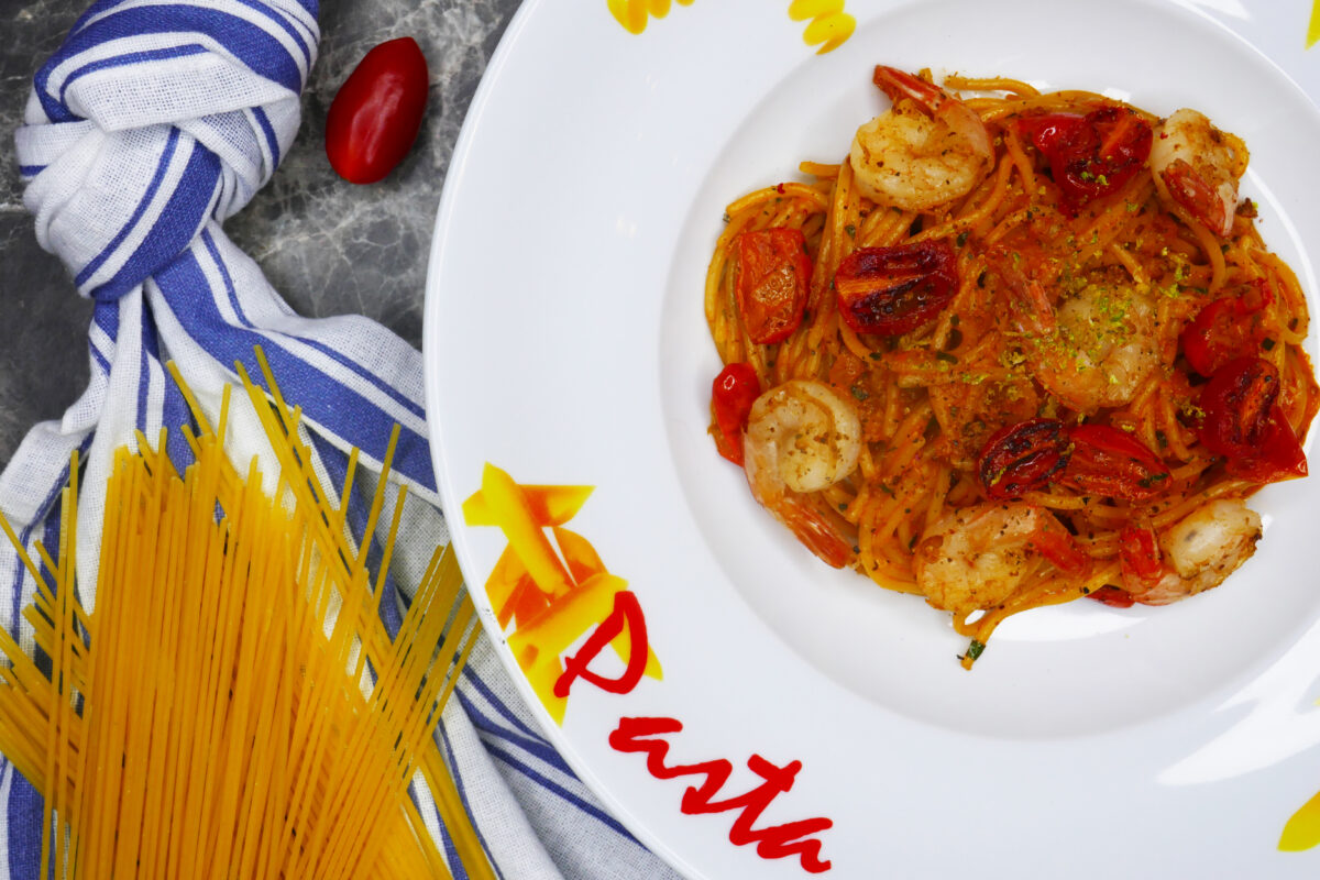 Cremige Zitronen-Chili-Pasta mit Garnelen