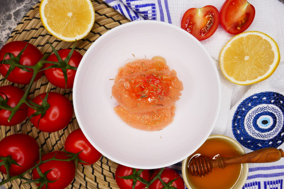 Mediterranes Tomatensorbet mit Thymianhonig