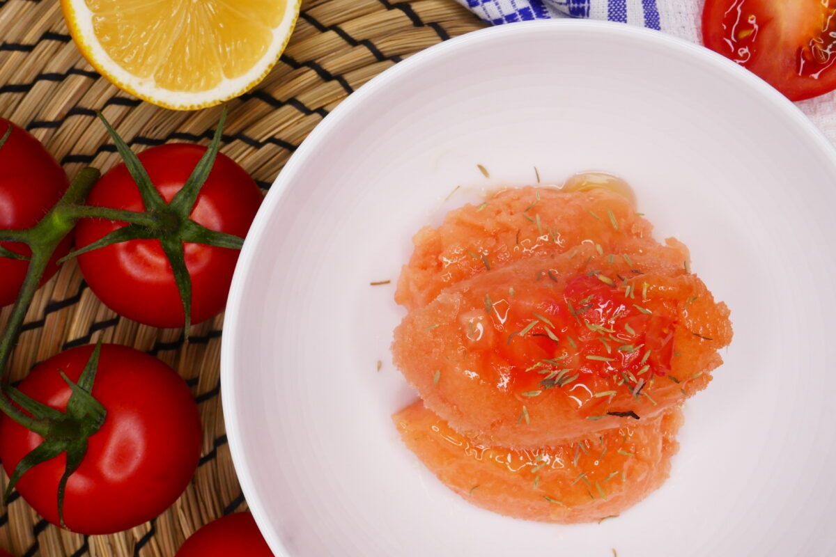 Mediterranes Tomatensorbet mit Thymianhonig